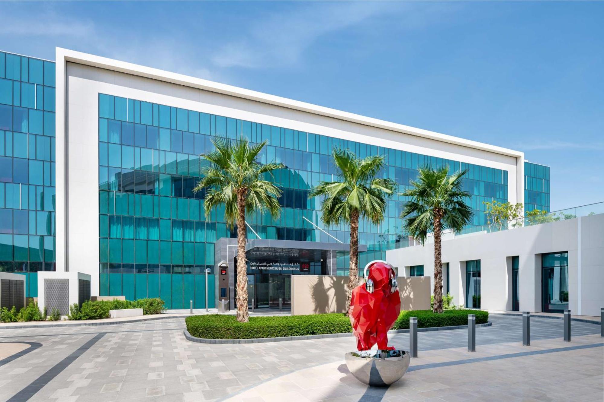 Radisson Red Dubai Silicon Oasis Otel Dış mekan fotoğraf